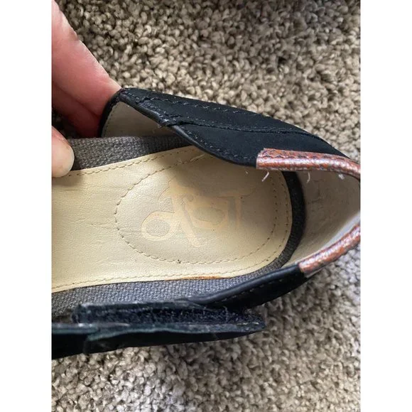 OTBT Black Loafers with Strap • Size Women’s 6.5 • Excellent Used Condition - Picture 2 of 7